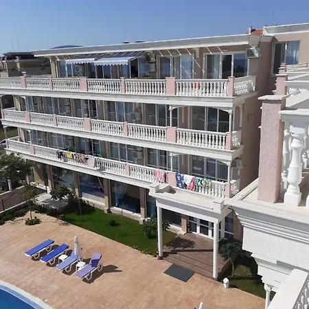 Perla Del Mar Aparthotel